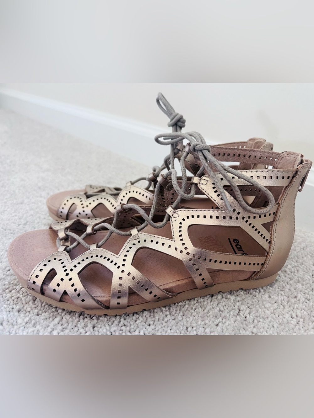EARTH Linden Lehi caged Metallic Rose gladiator Lace-Up Cutout Sandals 7.5M